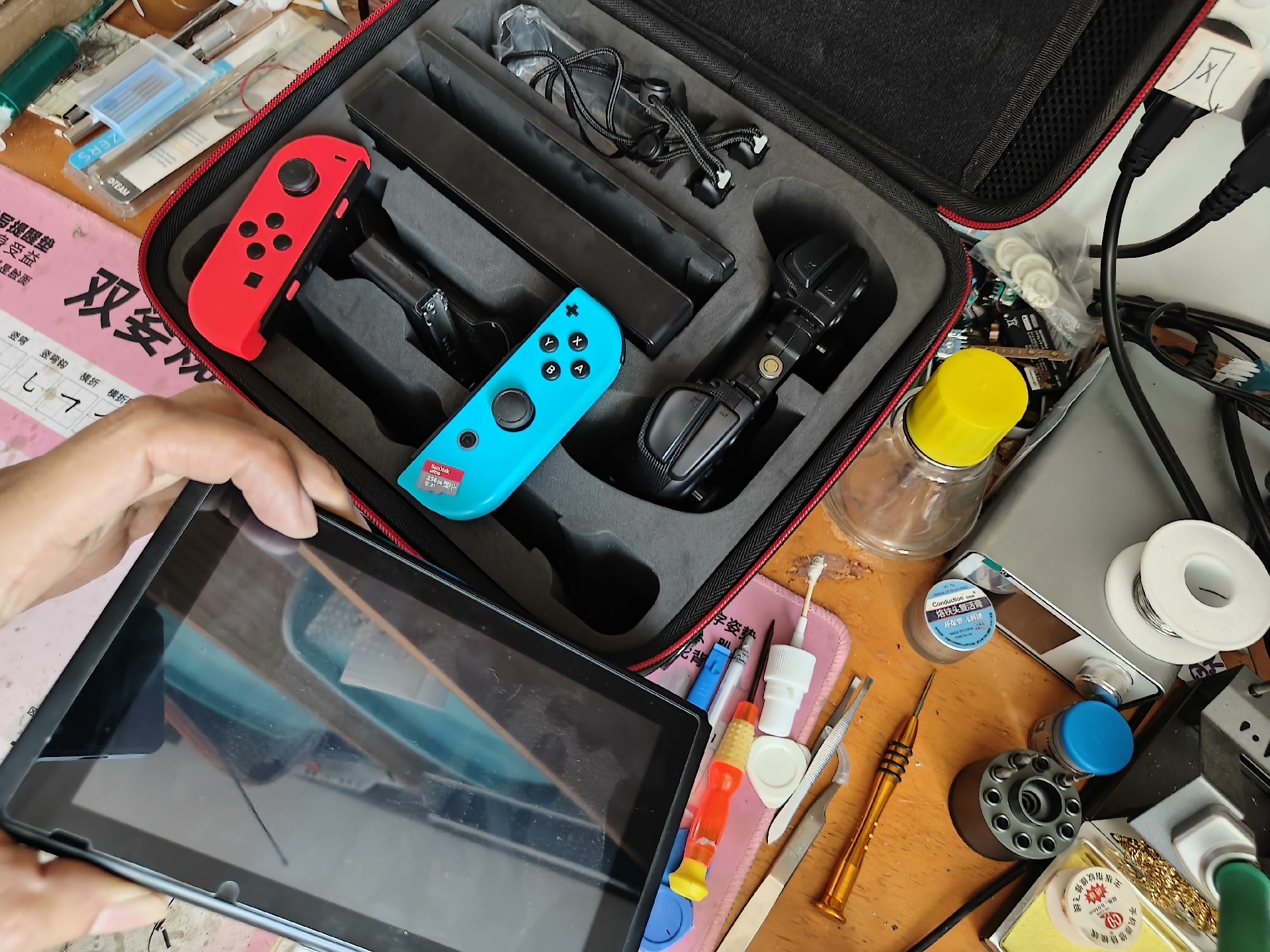 joycon摔坏 joycon手柄摔裂 玩嗨了 joycon - 图片 5